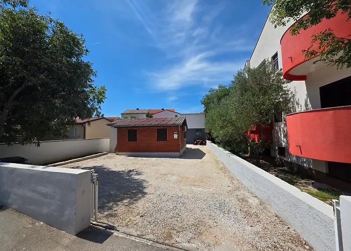 Vanessa Apartments